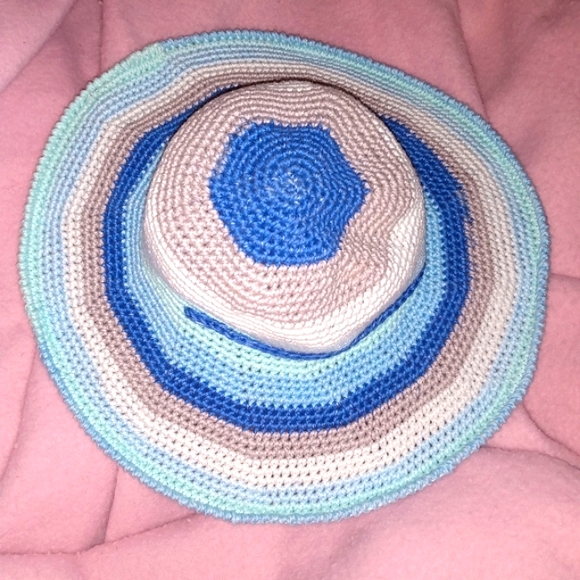 NEW Childs Sun Hat Crochet HAND CRAFTED - Picture 1 of 5